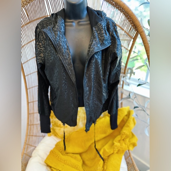 Zyia Active Size Small Leopard Windbreaker Bomber Jacket Hooded Lightweight - Picture 7 of 15